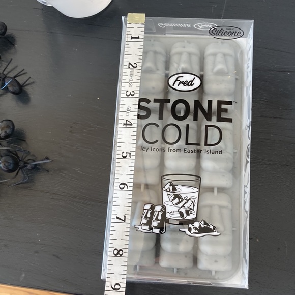 Easter Island Silicone Ice Tray - Picture 7 of 8